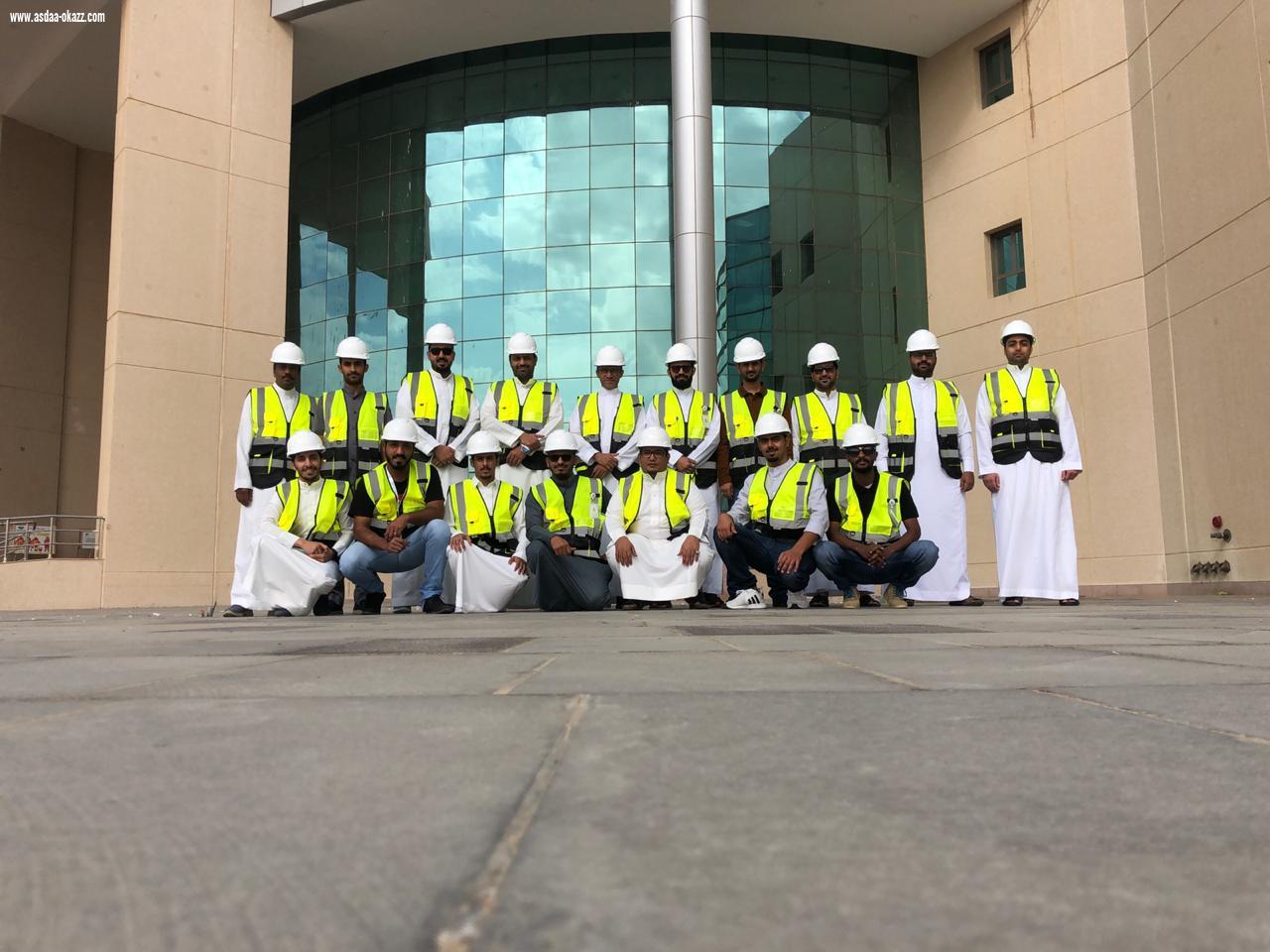 موظفوا قسم إدارة صيانة المرافق والخدمات العامة بجامعة جدة يقومون بجولة لمرافق الجامعه والمباني الجديده