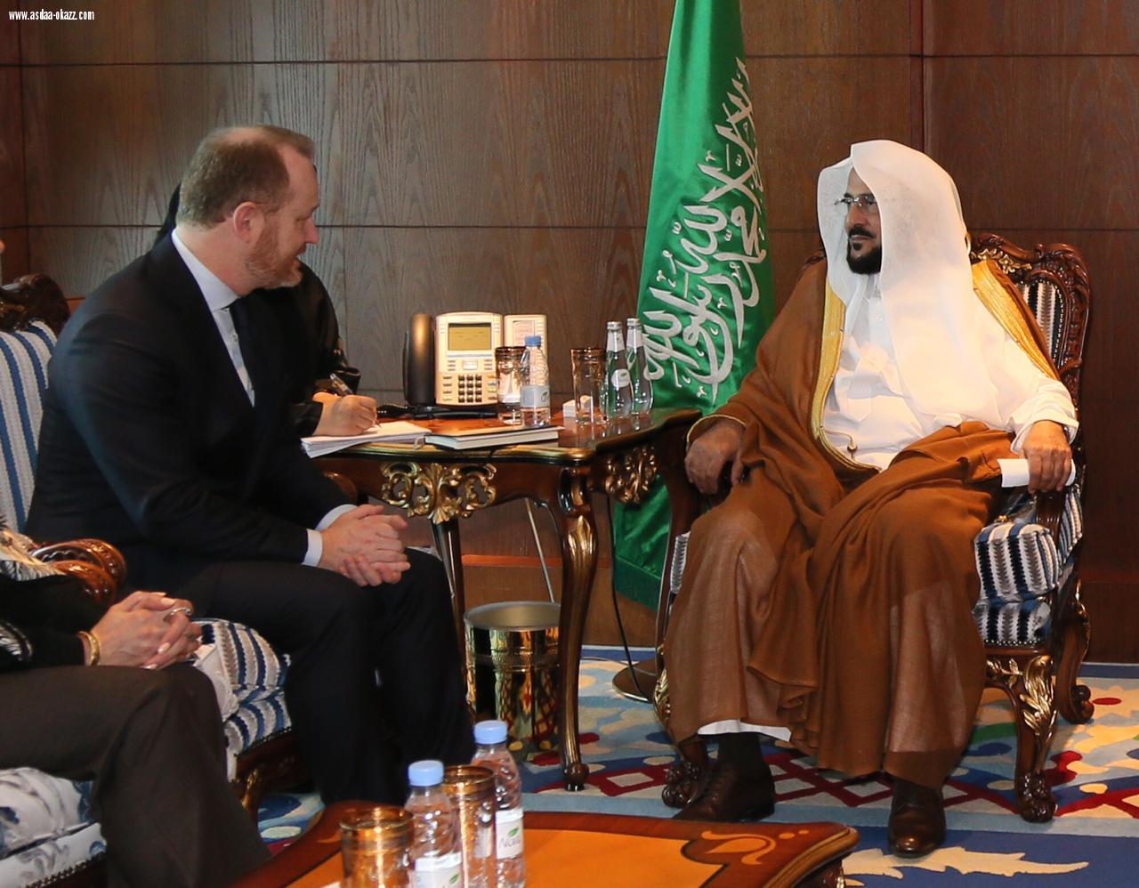 خلال لقاء وزير الشؤون الإسلامية له بالرياض ، نائب منسق مكافحة الإرهاب بالخارجية الأمريكية يثمن دور المملكة في مكافحة الإرهاب   