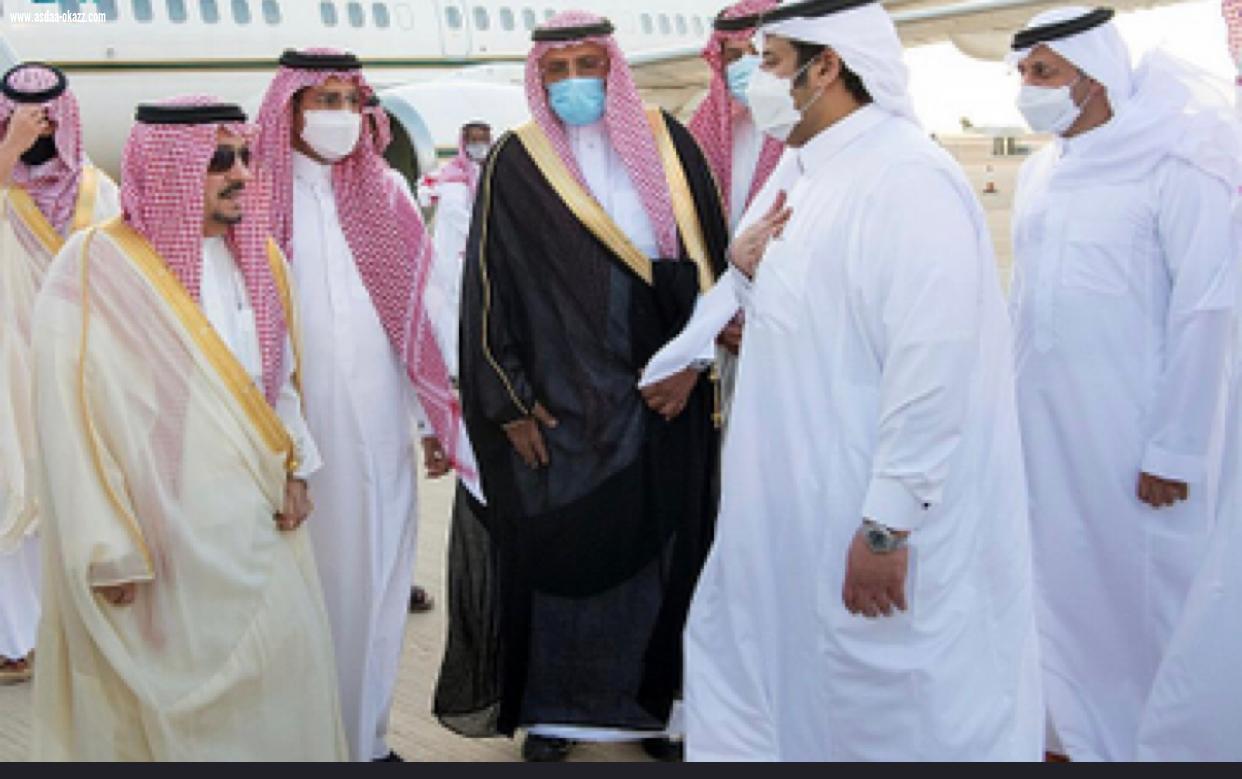 الأمير فيصل بن بندر يستقبل الأمير محمد بن عبدالرحمن في مطار الملك خالد