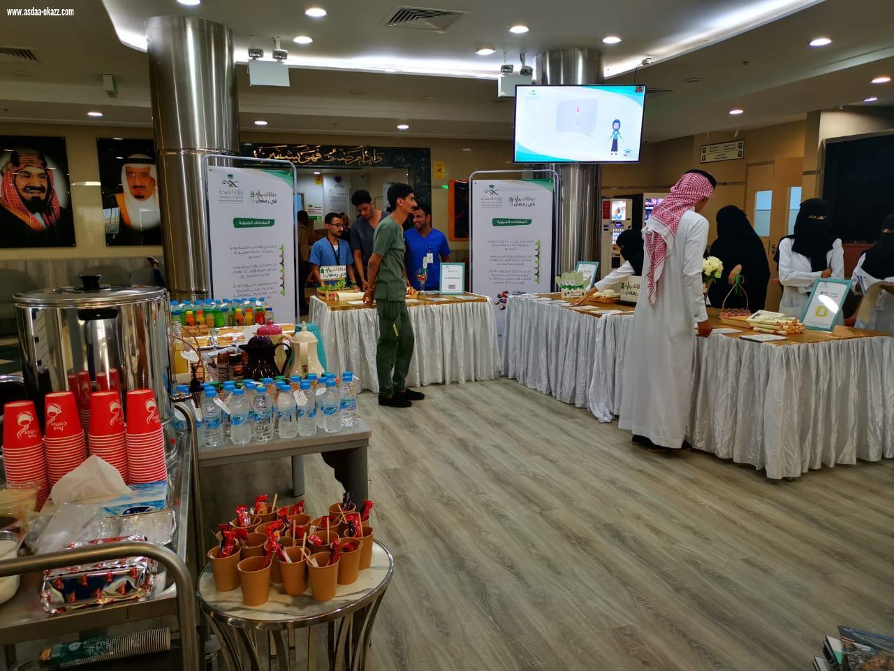 بالصور  قسم الصيدلية بمستشفى بيش العام يفعل برنامج دواؤك في رمضان