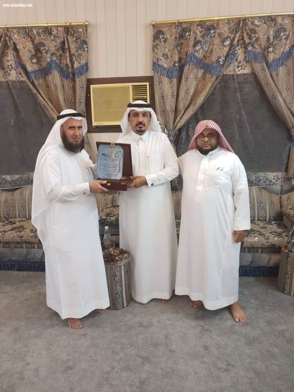 جمعية تحفيظ القران الكريم بتهامة بللسمر وبللحمر  تكرم الاسمري ..