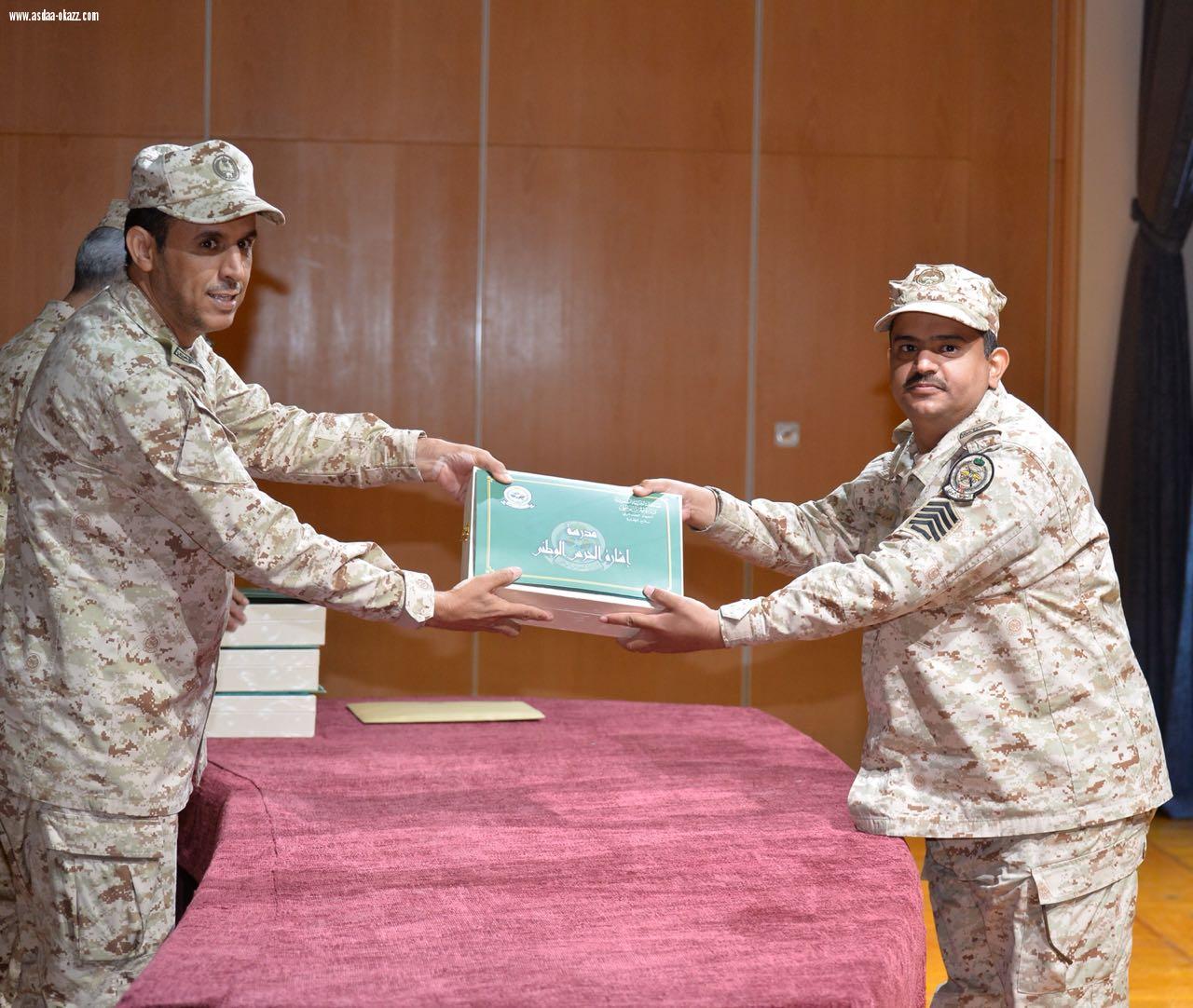 مدرسة إشارة الحرس الوطني تخرج عدد من الدورات