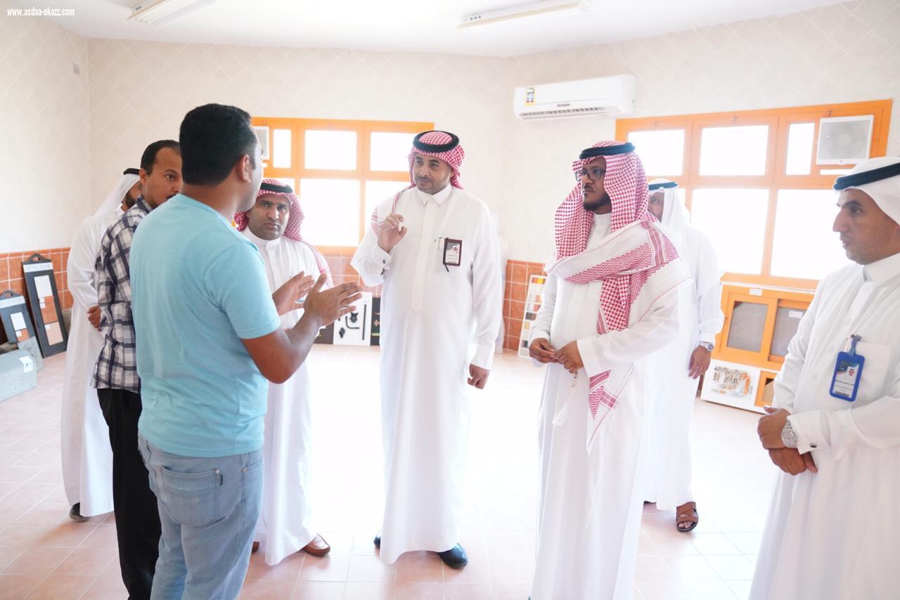 مدير تعليم صبيا يقوم بجولة تفقدية على مدارس مكتب الدرب التقى خلالها بقادة وقائدات المدارس والمشرفين والمشرفات 