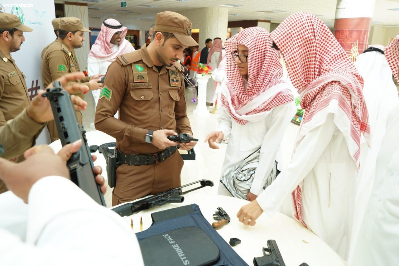 الحازمي يدشن معرض حملة أمنكم وسلامتكم هدفنا 