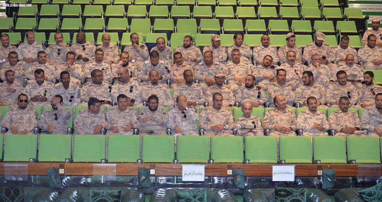 مدرسة إشارة الحرس الوطني تخرج عدد من الدورات