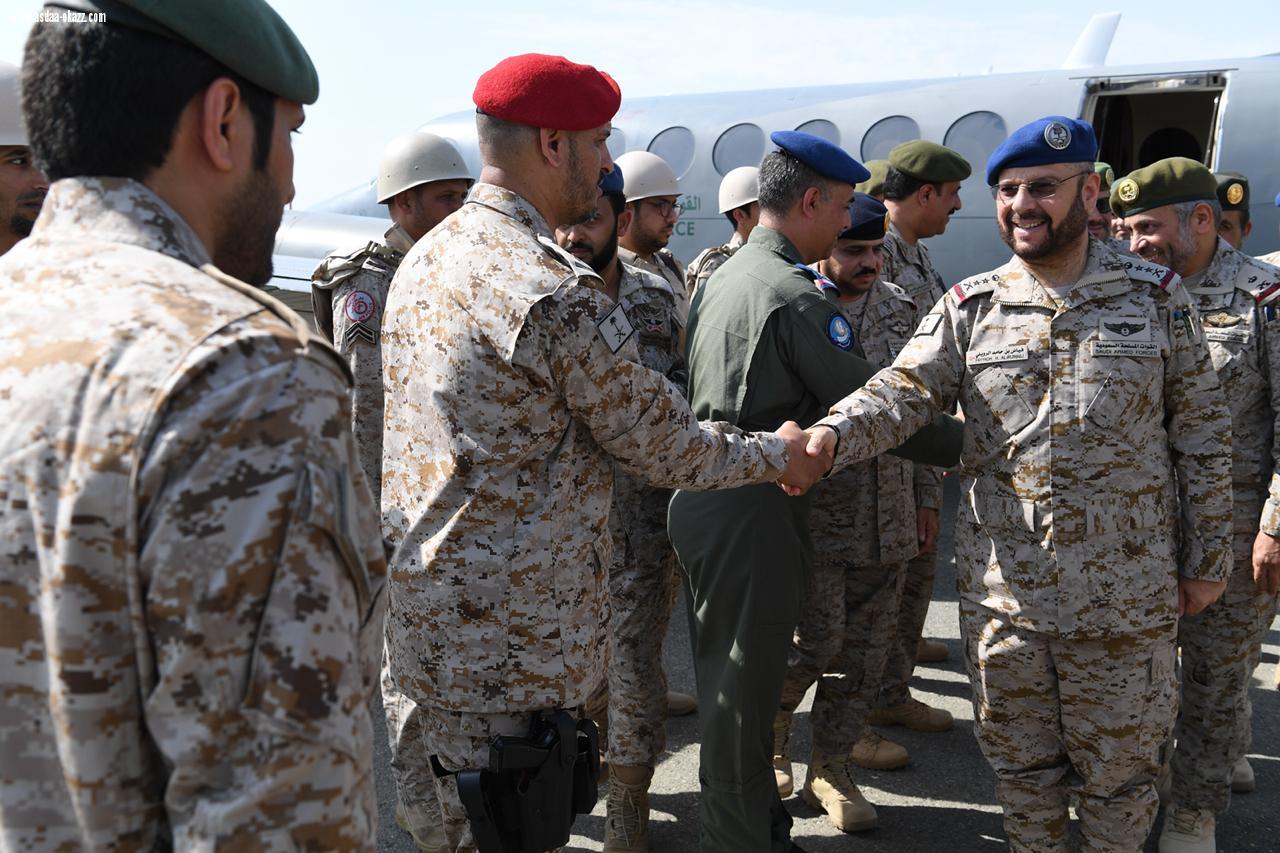 رئيس هيئة الاركان العامة يقف على استعدادات القوات المسلحة بالمشاعر المقدسة