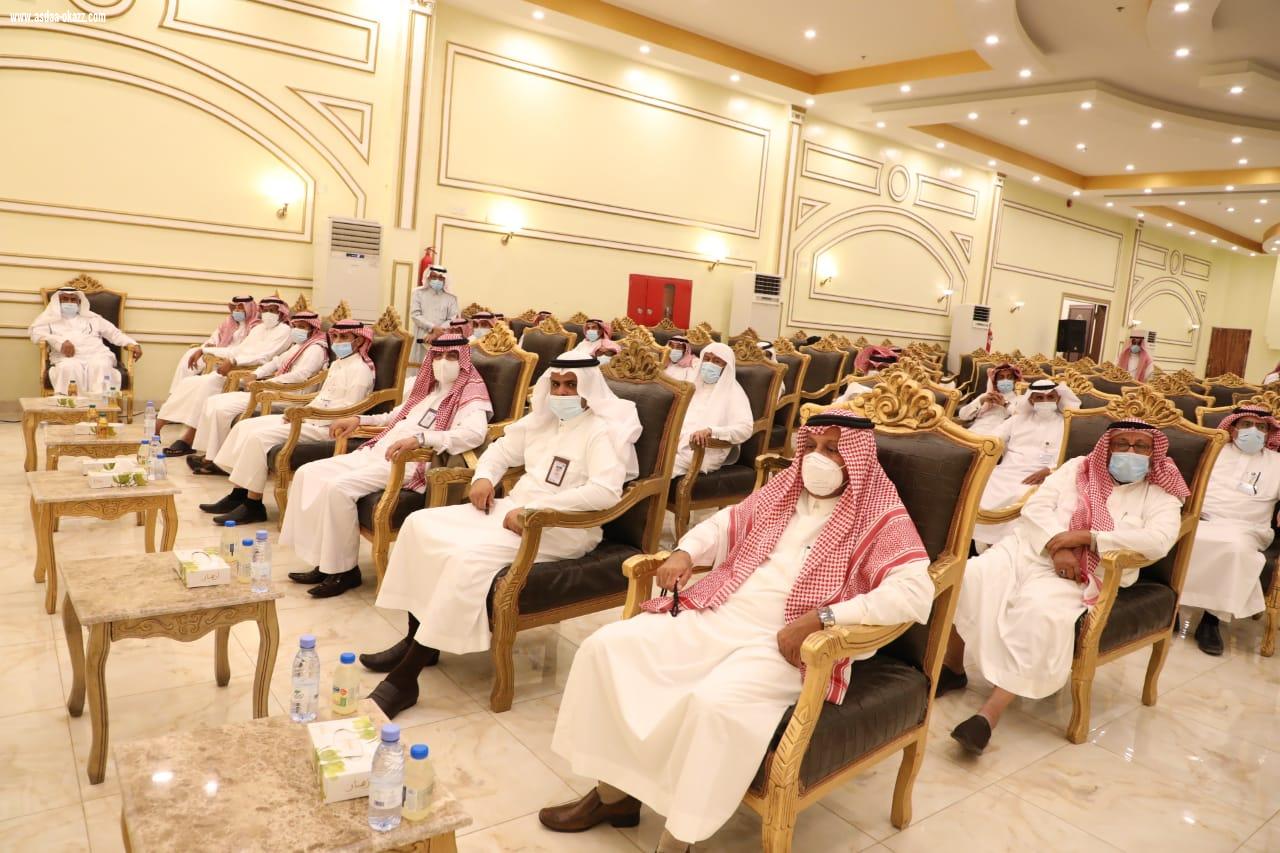 أكد أن مطالبهم ستؤخذ بعين الاعتبار وستصدر توصيات بشأنها وزير البيئة والمياه والزراعة يزور محافظة صامطة ويستمع  يكن المزارعين والصيادين