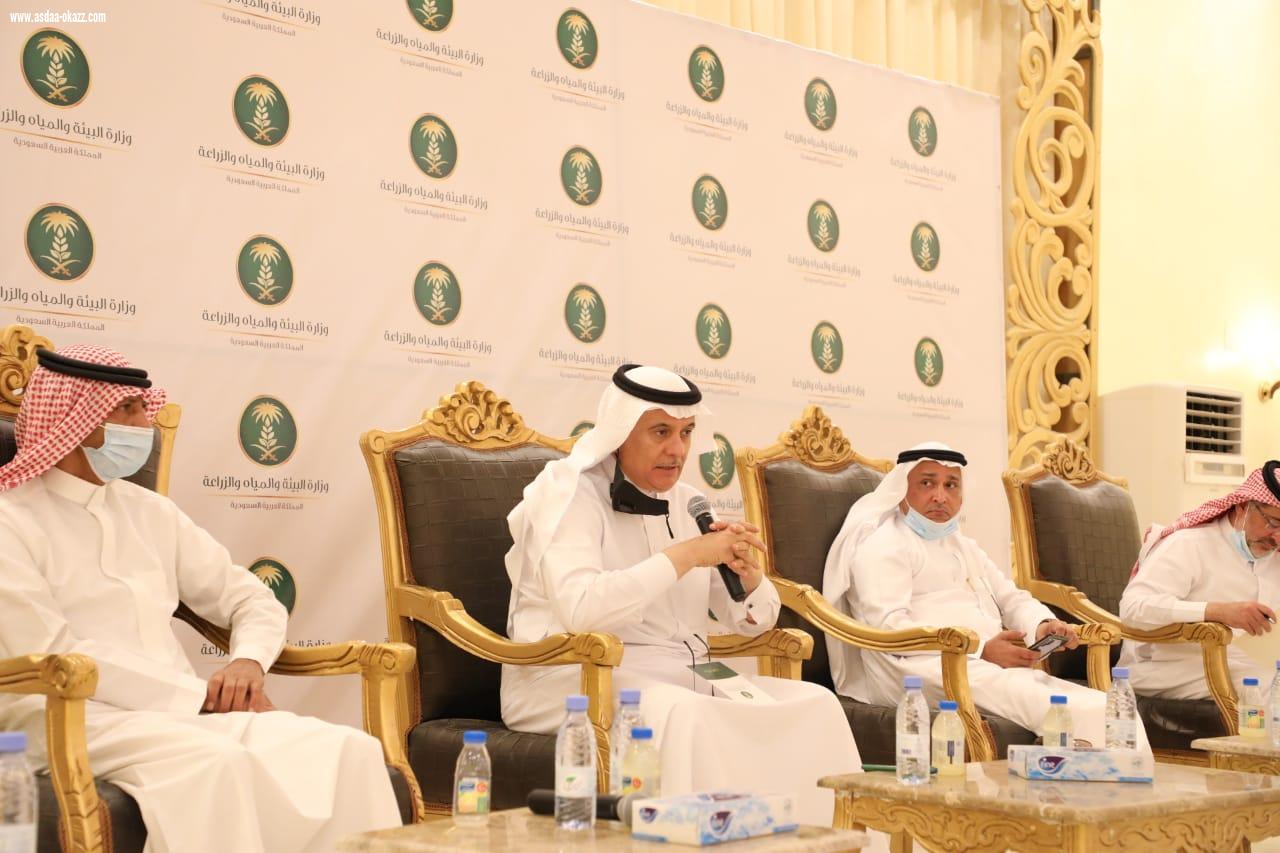 أكد أن مطالبهم ستؤخذ بعين الاعتبار وستصدر توصيات بشأنها وزير البيئة والمياه والزراعة يزور محافظة صامطة ويستمع  يكن المزارعين والصيادين