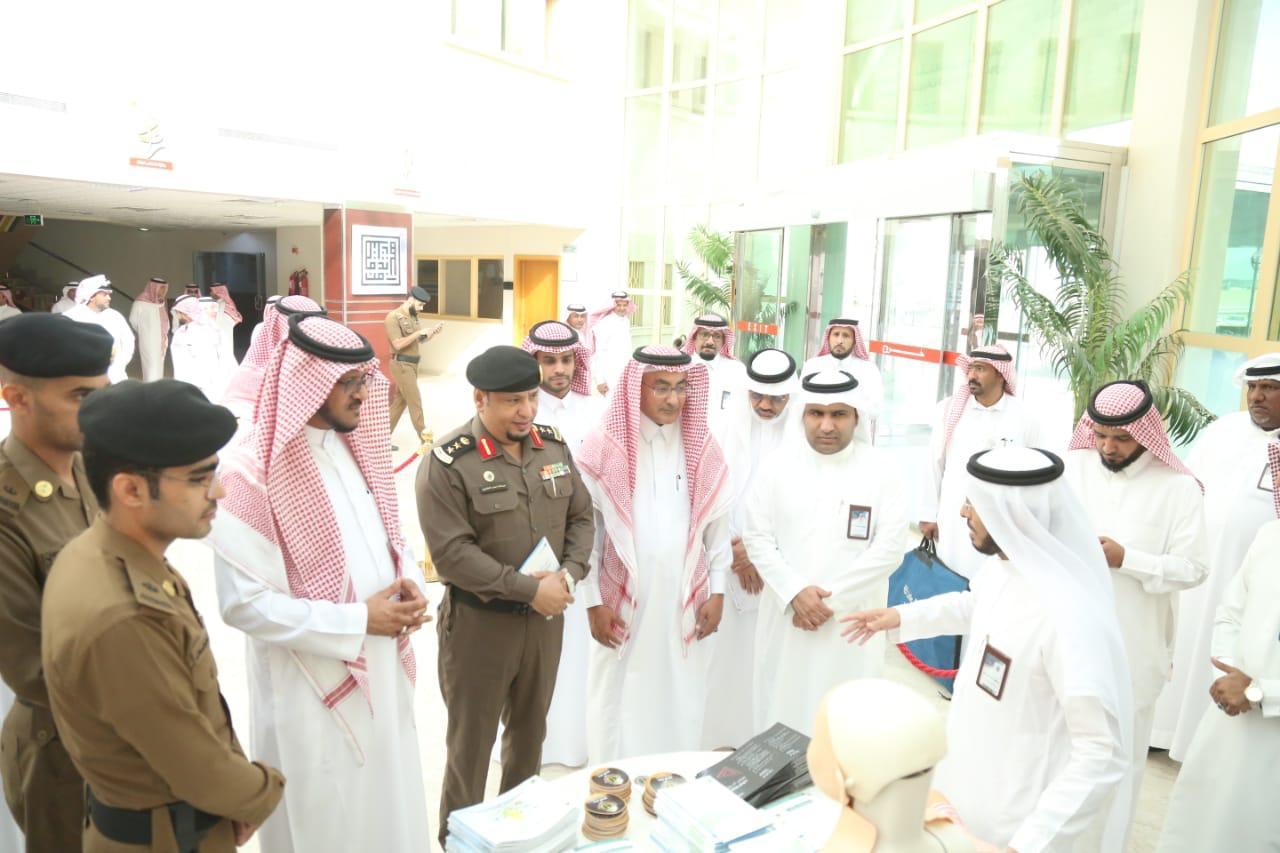 الحازمي يدشن معرض حملة أمنكم وسلامتكم هدفنا 