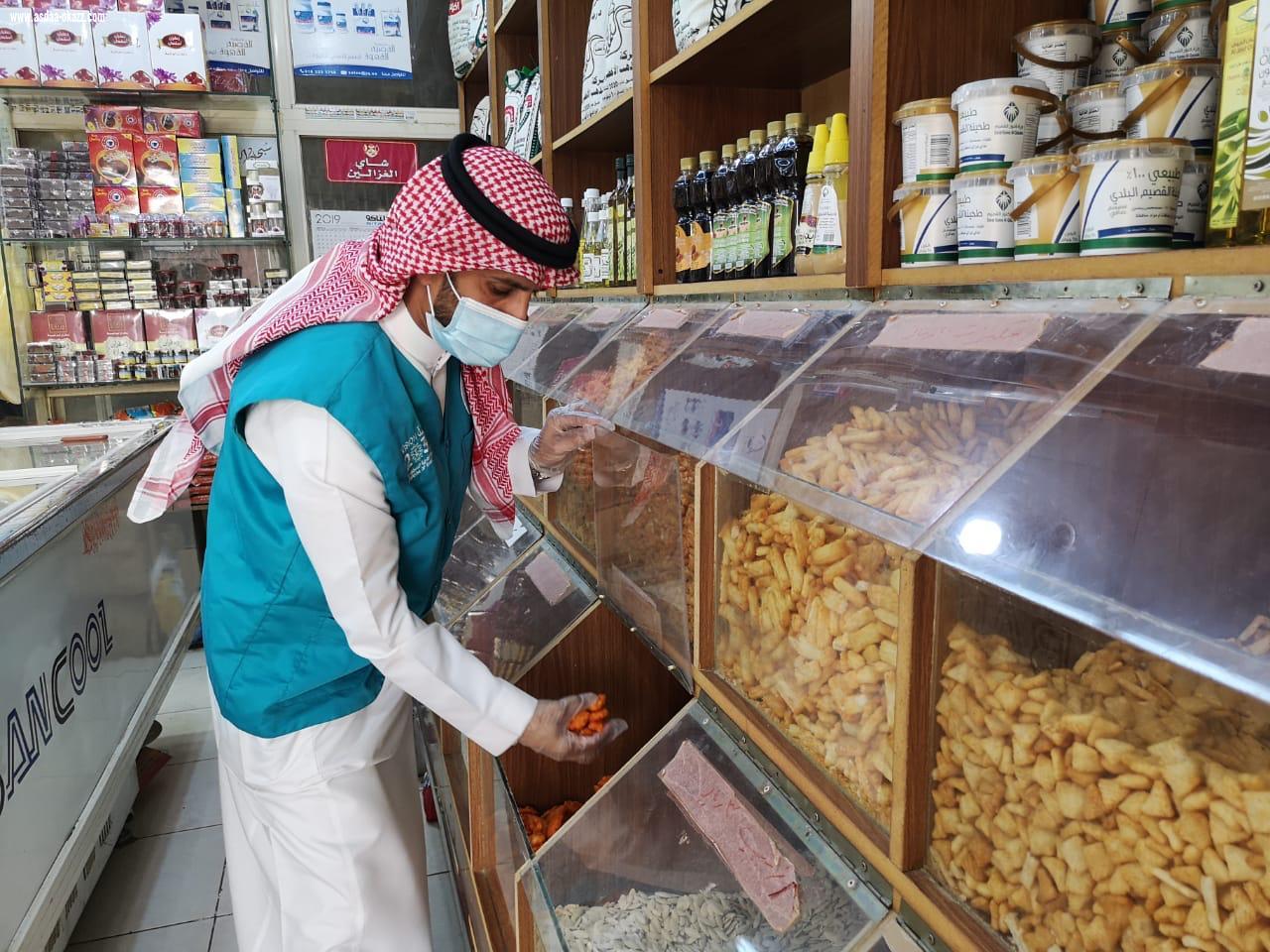 أمانة الشرقية تنفذ 1366 جولة رقابية وتغلق 11 منشأة وترصد 65 مخالفة للإجراءات الاحترازية في الأسواق والمراكز التجارية أمس السبت