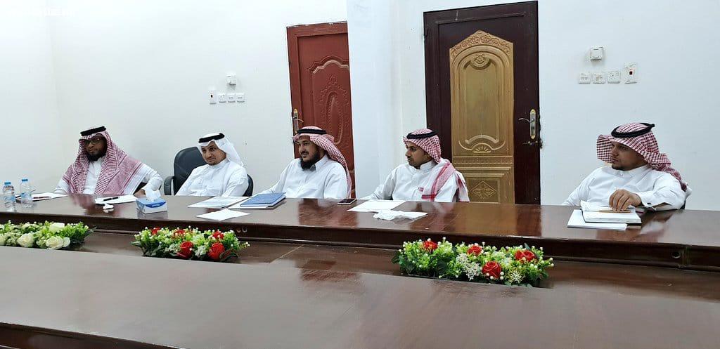 المساعد للشؤون التعليمية الغزواني يناقش منجزات العام الماضي والتحصيل الدراسي  والخطط التشغيلية بمكتب العبدابي 