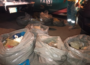 مصانع سرية وتخزين في محلات خياطة وعطارة وتموينات  لجنة مكافحة التبغ تضبط ٩٠٠ كيلو من التمباك والخلطات الضارة 