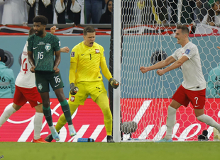 نجوم السعودية قدموا أداء مشرّف... «الحظ» يعاند الأخضر أمام بولندا في مونديال 2022