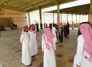 بإشراف رئيس قسم السلامة بمكتب تعليم الريث وإدارة الدفاع المدني بالريث..55 ثانية لخطة إخلاء فرضية لطلاب مجمع آل مشحنة التعليمي بالريث