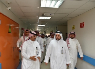 مدير عام صحة الرياض يدشن عددا من المبادرات وفعالية اليوم العالمي  بمستشفى الأيمان .