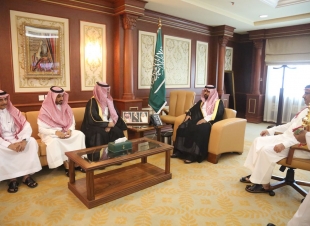 كرم خلاله الفائزين بجائزة حمدان بن راشد للأداء التعليمي المتميز واطلع على مبادرة التعليم المنزلي