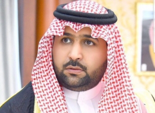 أمير منطقة جازان بالنيابة ينقل تعازي القيادة لذوي الشهيد الحكمي  