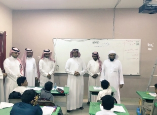 مدير تعليم جازان يزور مدارس مكتب تعليم المسارحة والحرث ويجتمع بشيوخ وأعيان المضايا لمناقشة وضع المدارس بها