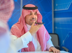 سمو أمير منطقة الحدود الشمالية يدشّن إلكترونياً مركز إسعاف حي الرفاع بعرعر ويطّلع على (عربة ثريا)